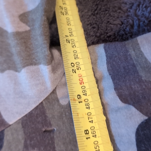 Pacsun| Green Camo Print Distressed Short Sleeve Crew Neck T-shirt Long Fit - Picture 11 of 14